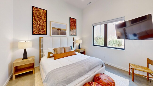 Building Photo - 2183 S Salida Del Sol
