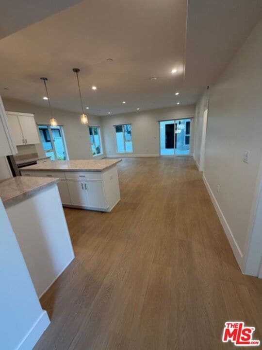 Building Photo - 5193-5193 Lindley Ave