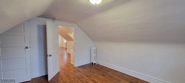 Building Photo - 18 Olive St