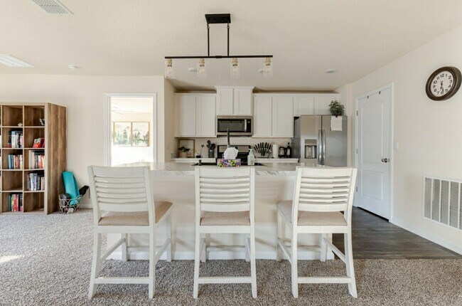 Building Photo - 3 Pinnacle Pl