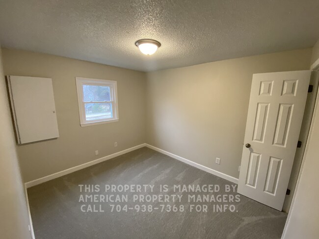 Building Photo - 135 Earnhardt Ave