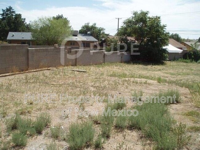 Building Photo - 6216 Leslie Pl NE