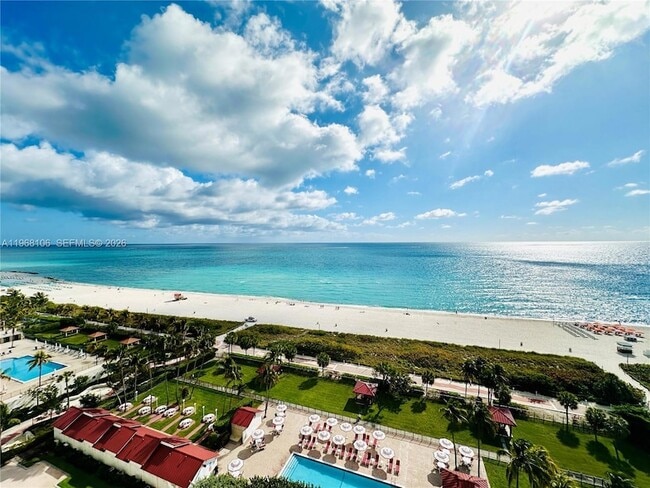 Building Photo - 2555 Collins Ave