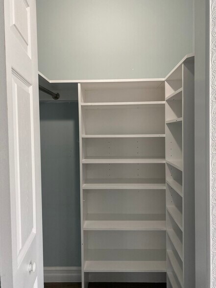 Building Photo - 37 Spruce St