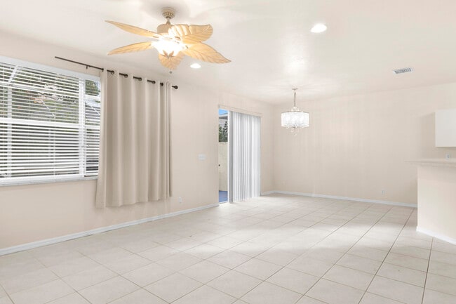 Building Photo - 4535 Thornwood Cir