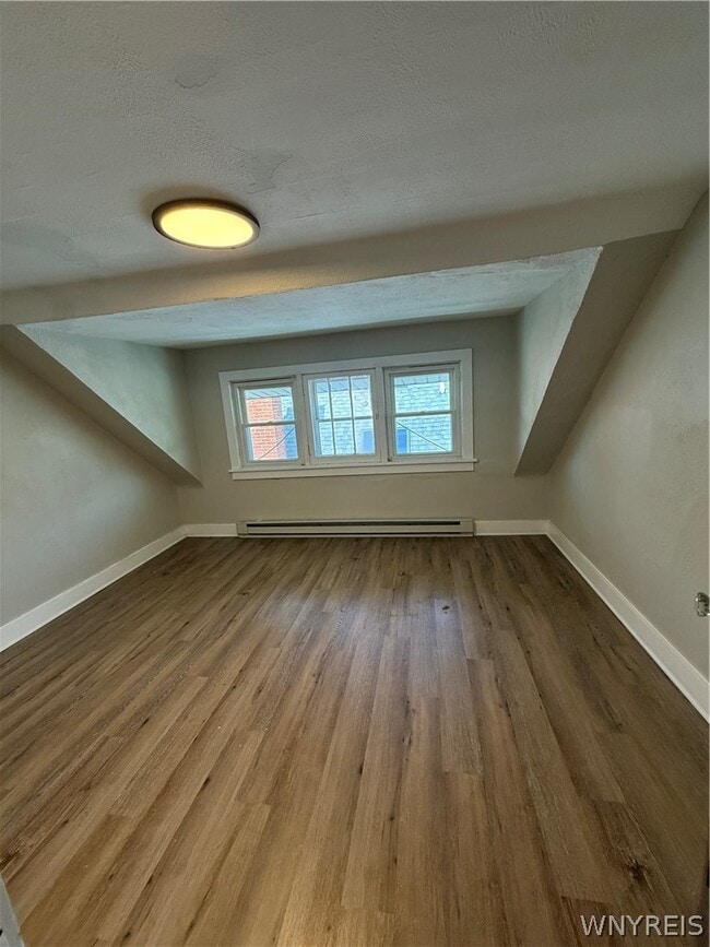 Building Photo - 579 Crescent Ave