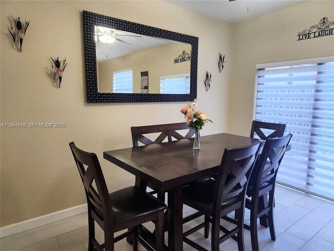 Building Photo - 11887 SW 150th Pl