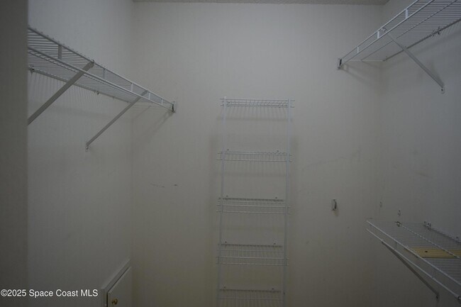 Building Photo - 142 Brescia St NE