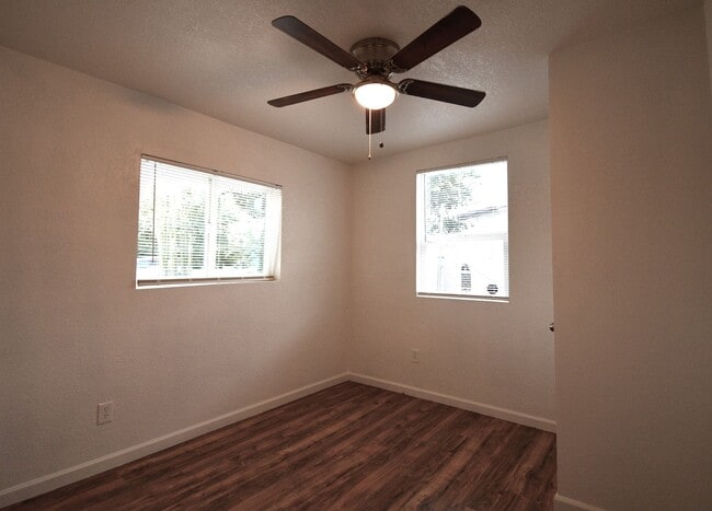 Building Photo - 3107 W Granada Rd