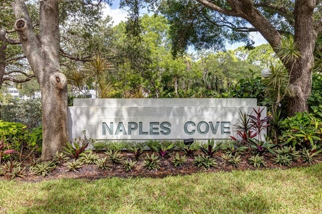 Building Photo - ** NAPLES COVE @ BAY FOREST ** 2 BED / 2 B...