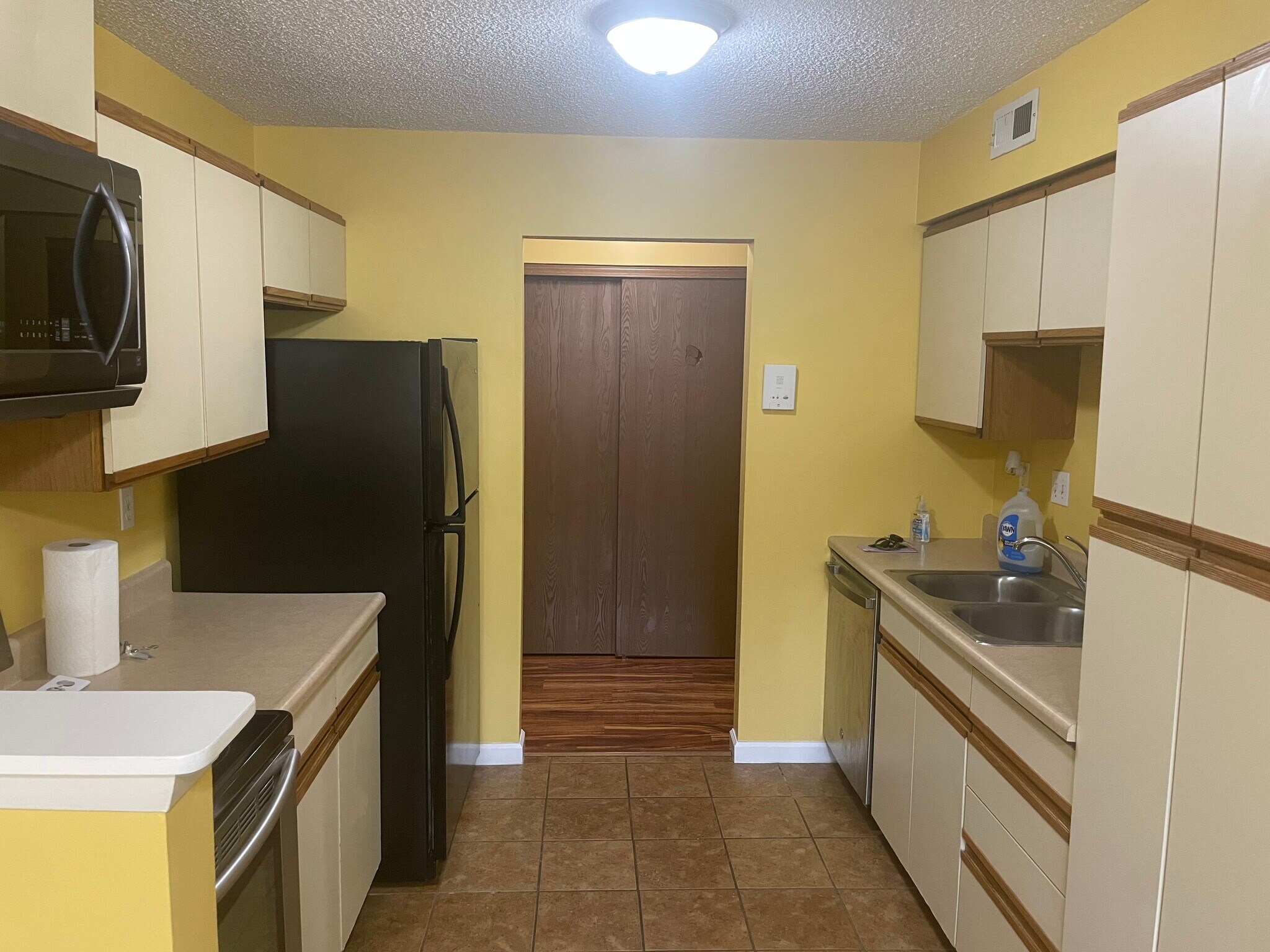 Building Photo - 20 Providence Dr