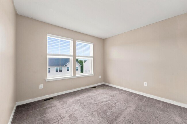 Building Photo - 59 Four Leaf Dr