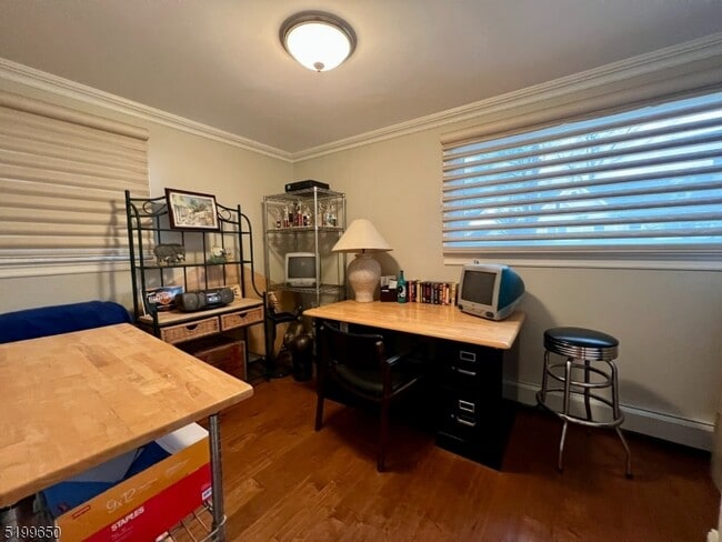 Building Photo - 132 Lakeshore Dr