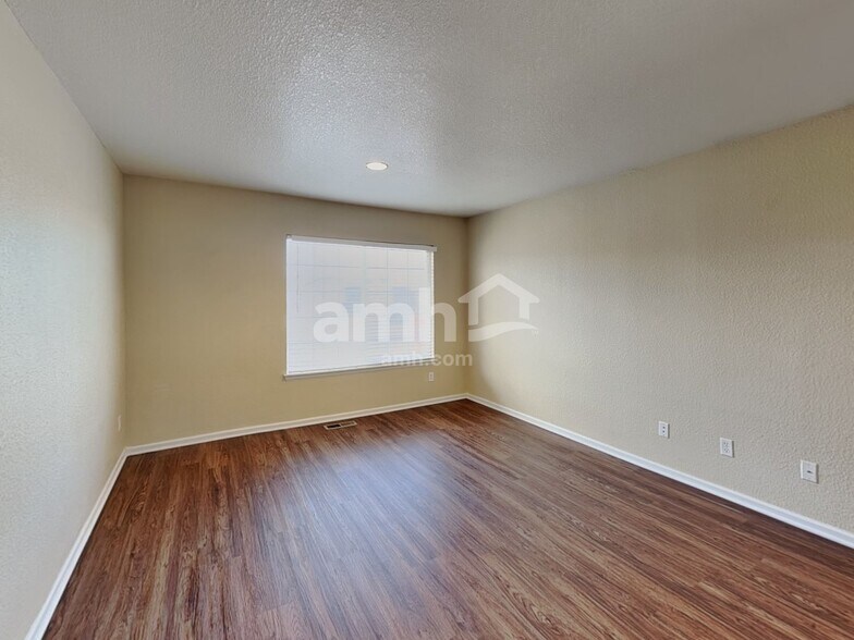 Building Photo - 19746 E 50th Ave