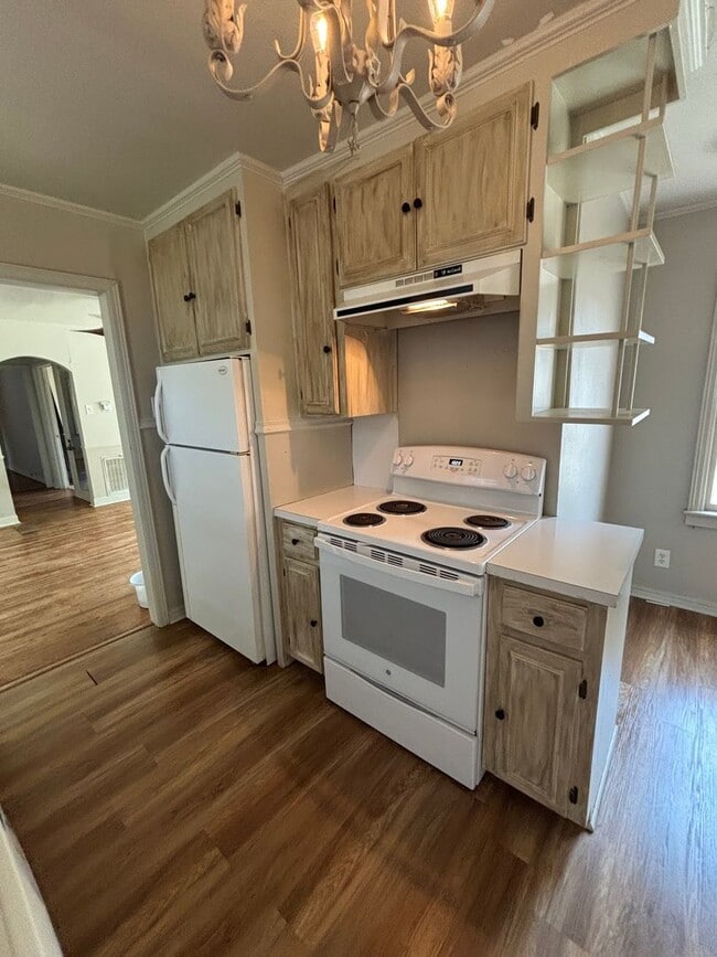 Building Photo - Home For Rent in SW Ardmore!