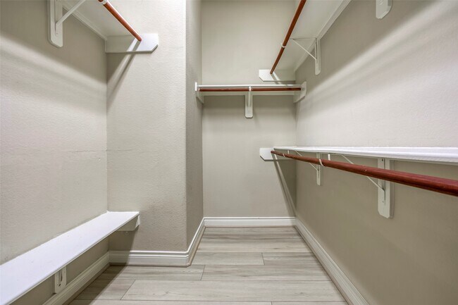 Building Photo - 29114 Davenport Dr