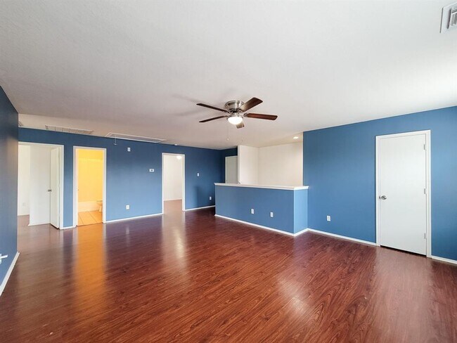 Building Photo - 2131 Cold River Dr