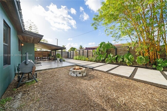 Building Photo - 4315 SW 97th Ct