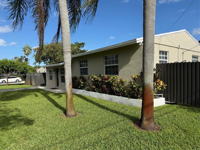 Building Photo - 1498 SW 47th Terrace