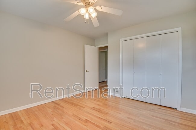 Building Photo - 202 Spring Dr