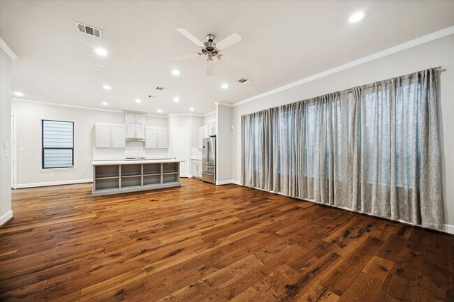 Building Photo - 4014 Woodhead St