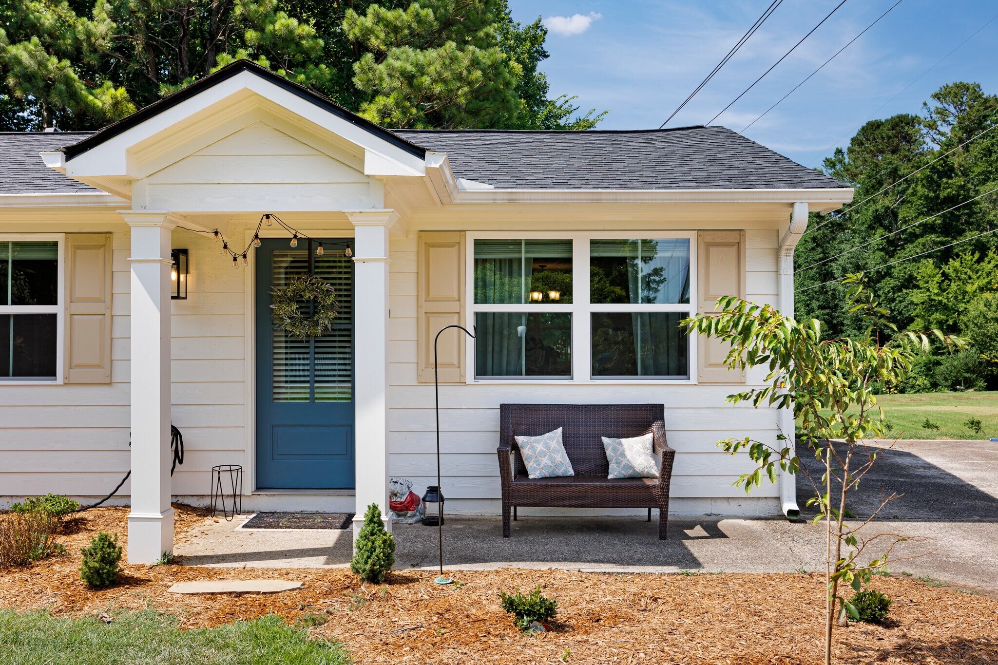 Building Photo - 223 Woodglen Dr