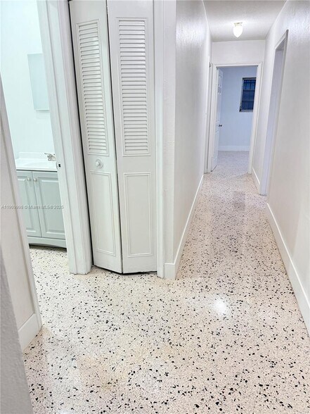 Building Photo - 1143 NW 32nd Ave