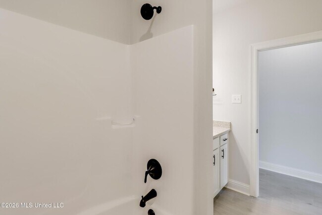 Building Photo - 15234 High Point Dr