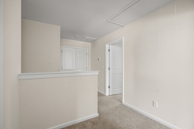Building Photo - 755 Justify Lp