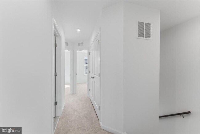 Building Photo - 505 Fontana Cir