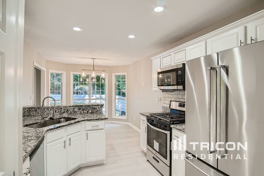 Building Photo - 222 Sawgrass Way