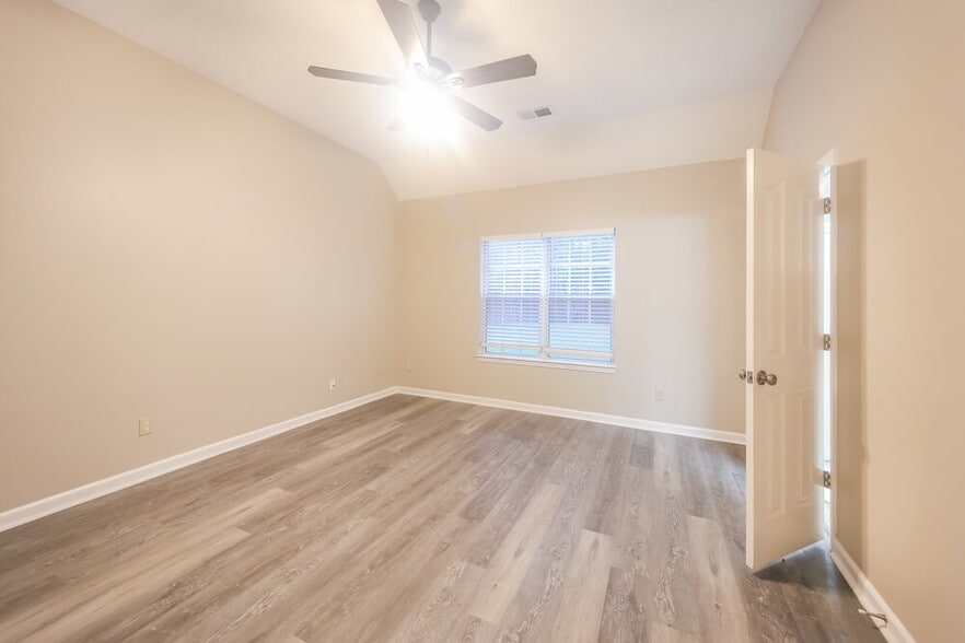 Building Photo - 2378 Kindlewood Dr