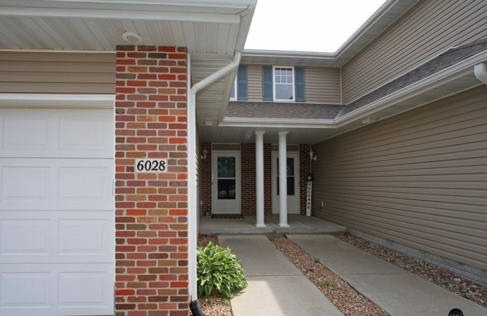 Building Photo - 6028 Glenbrook Ln