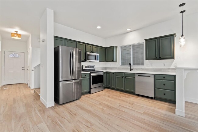 kitchen - 2917 W Lemhi St