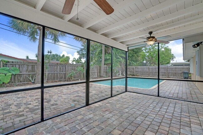 Building Photo - 3697 Holly Dr