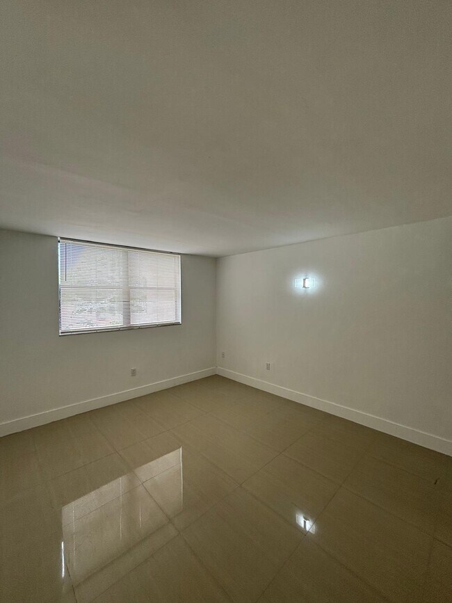 Building Photo - 8002 SW 149th Ave