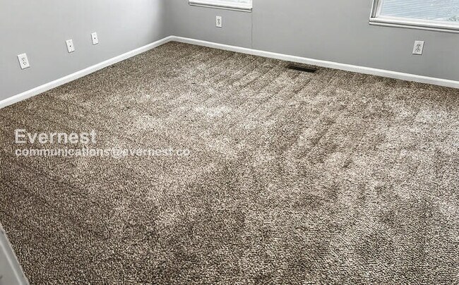 Building Photo - 2 Bed/2.5 Bath Condo with Garage / Pet-Friendly / Available Now!