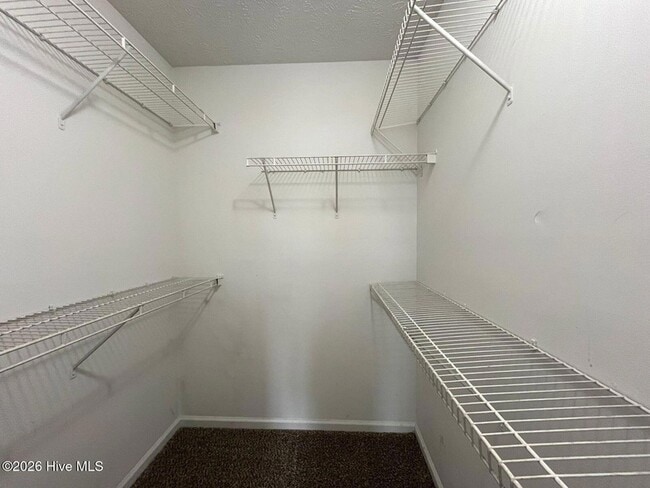 Building Photo - 477 Northwoods Dr