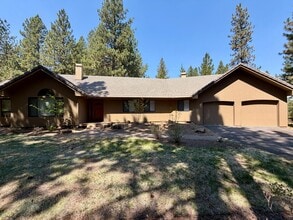 Building Photo - 61171 Minaret Cir