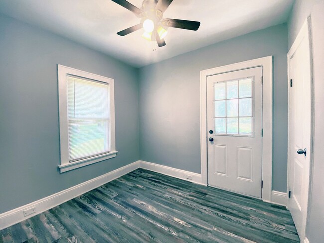 Building Photo - 3 Bed - 1 Bath Cape Cod for Rent in Garfie...