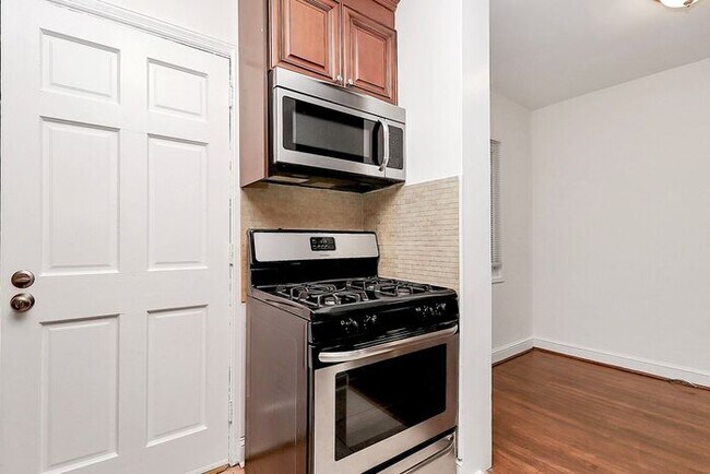 Building Photo - Charming 2BD/1BA Unit on Pecan Ave!