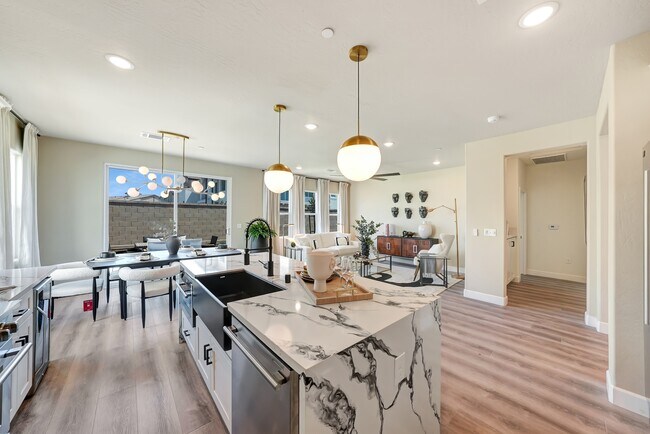 Building Photo - 131 N Un St