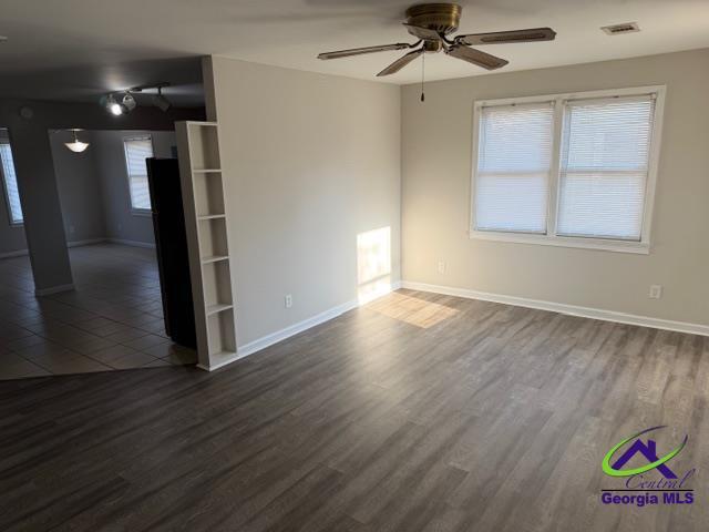 Building Photo - 125 Meadowdale Dr