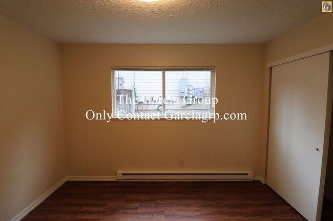 Building Photo - 22923 SW Pine St