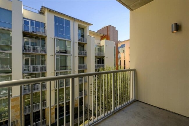 Building Photo - 1600 Barton Springs Rd