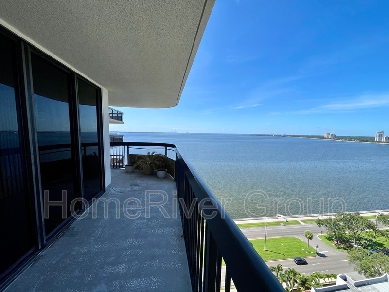 Building Photo - 2413 Bayshore Blvd