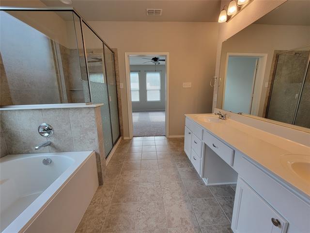 Building Photo - 4725 Redbud Dr
