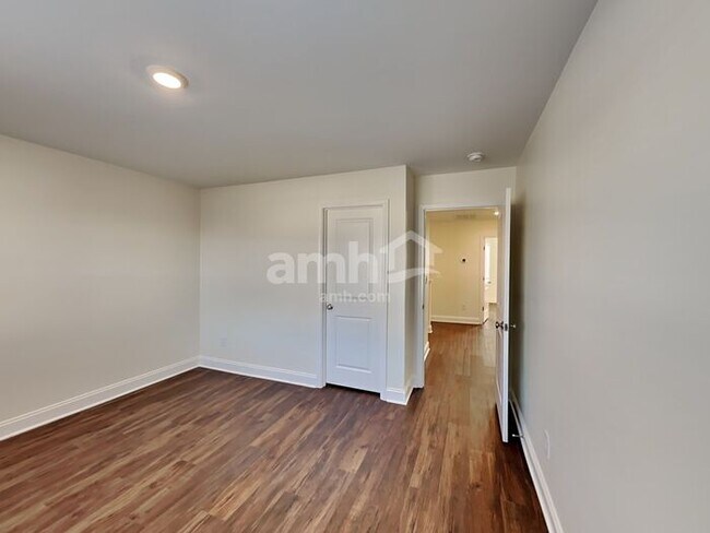 Building Photo - 2068 Williamshire Ln