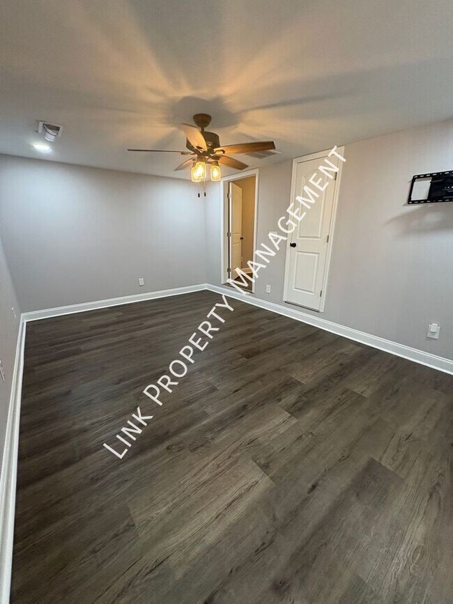 Building Photo - 8233 Harrison Bay Rd