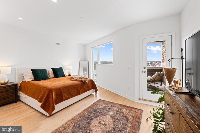 Building Photo - 237 Krams Ave